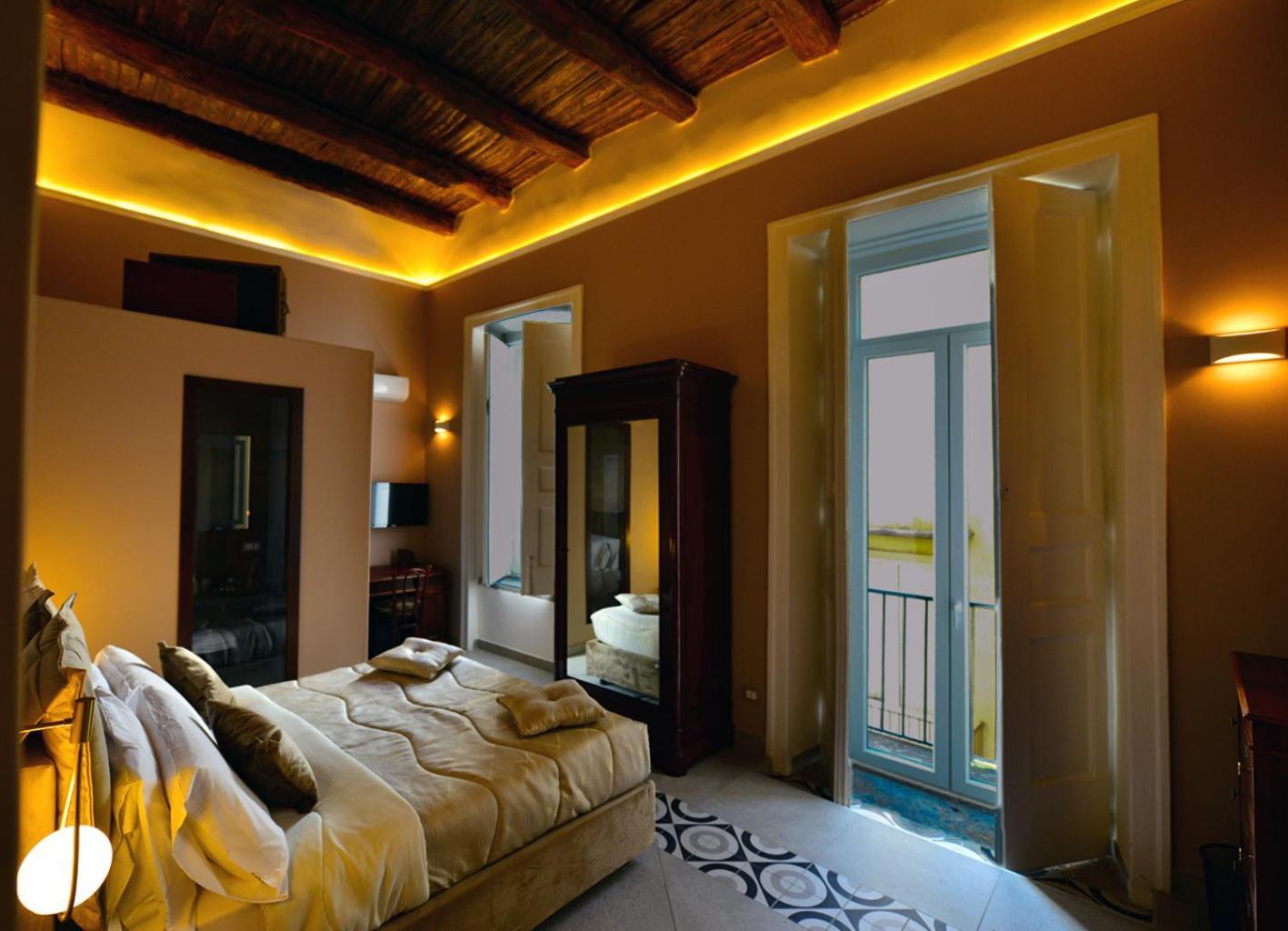 Xenia Neapolis Hotel Bagian luar foto