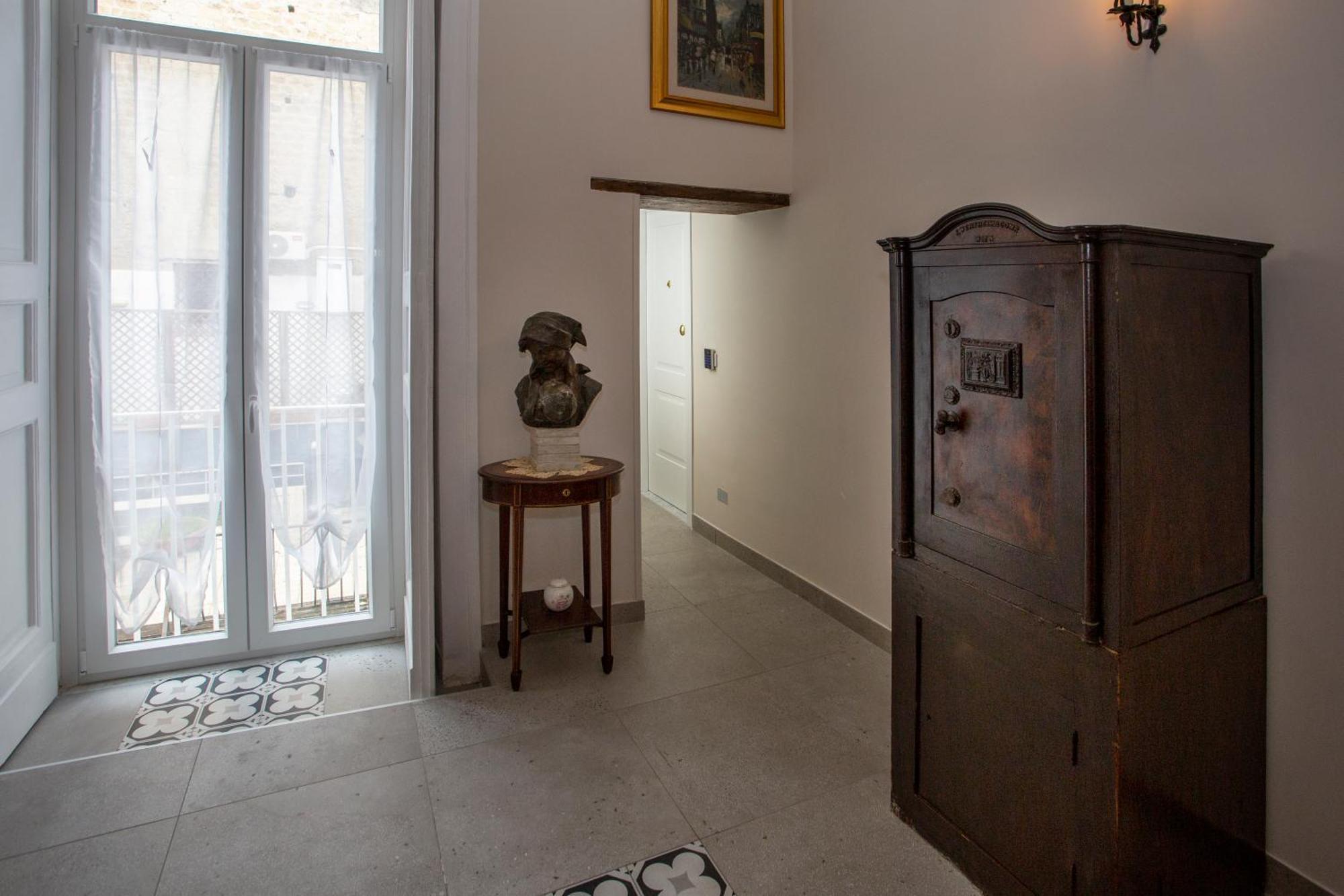 Xenia Neapolis Hotel Bagian luar foto