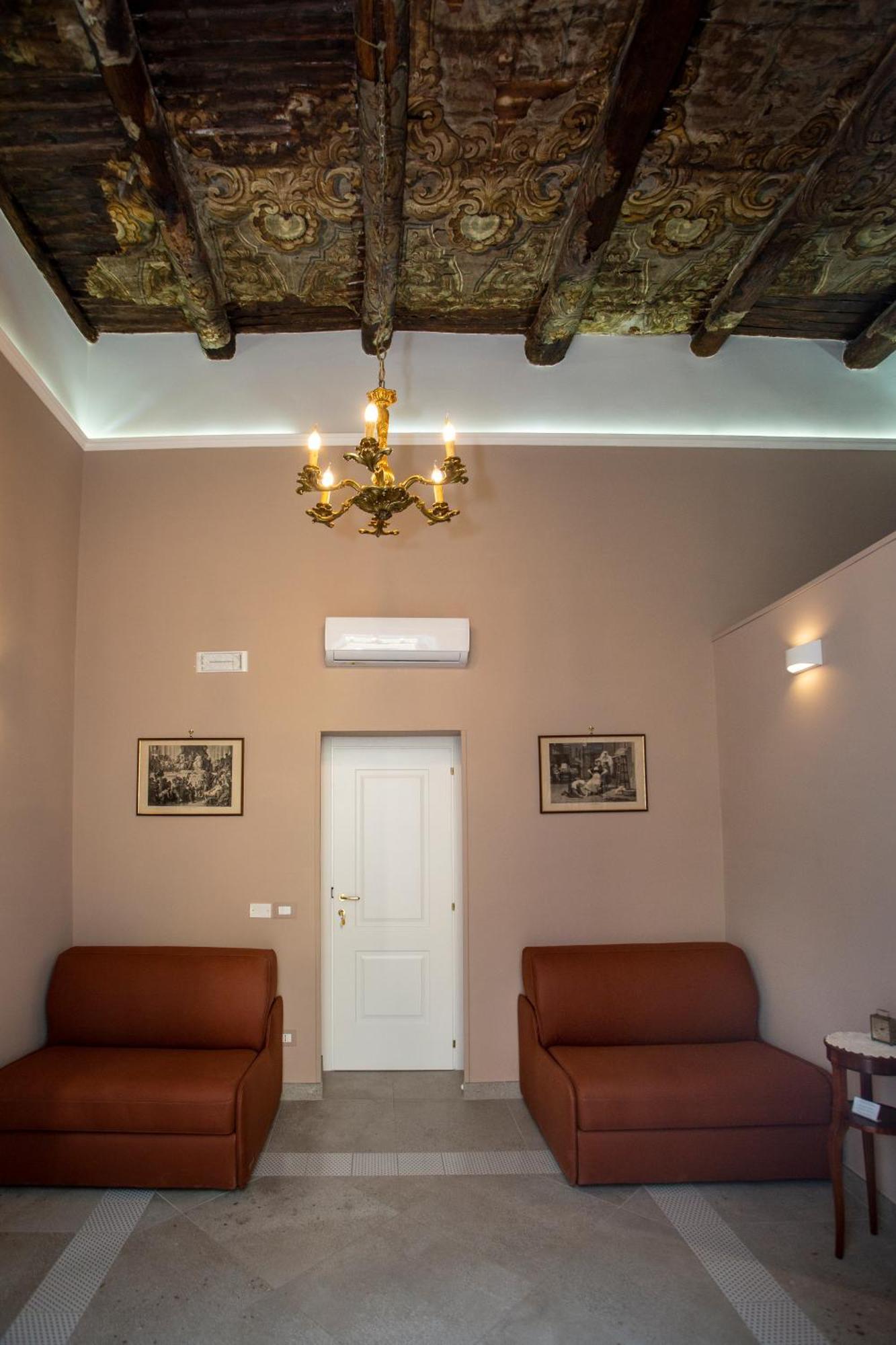 Xenia Neapolis Hotel Bagian luar foto