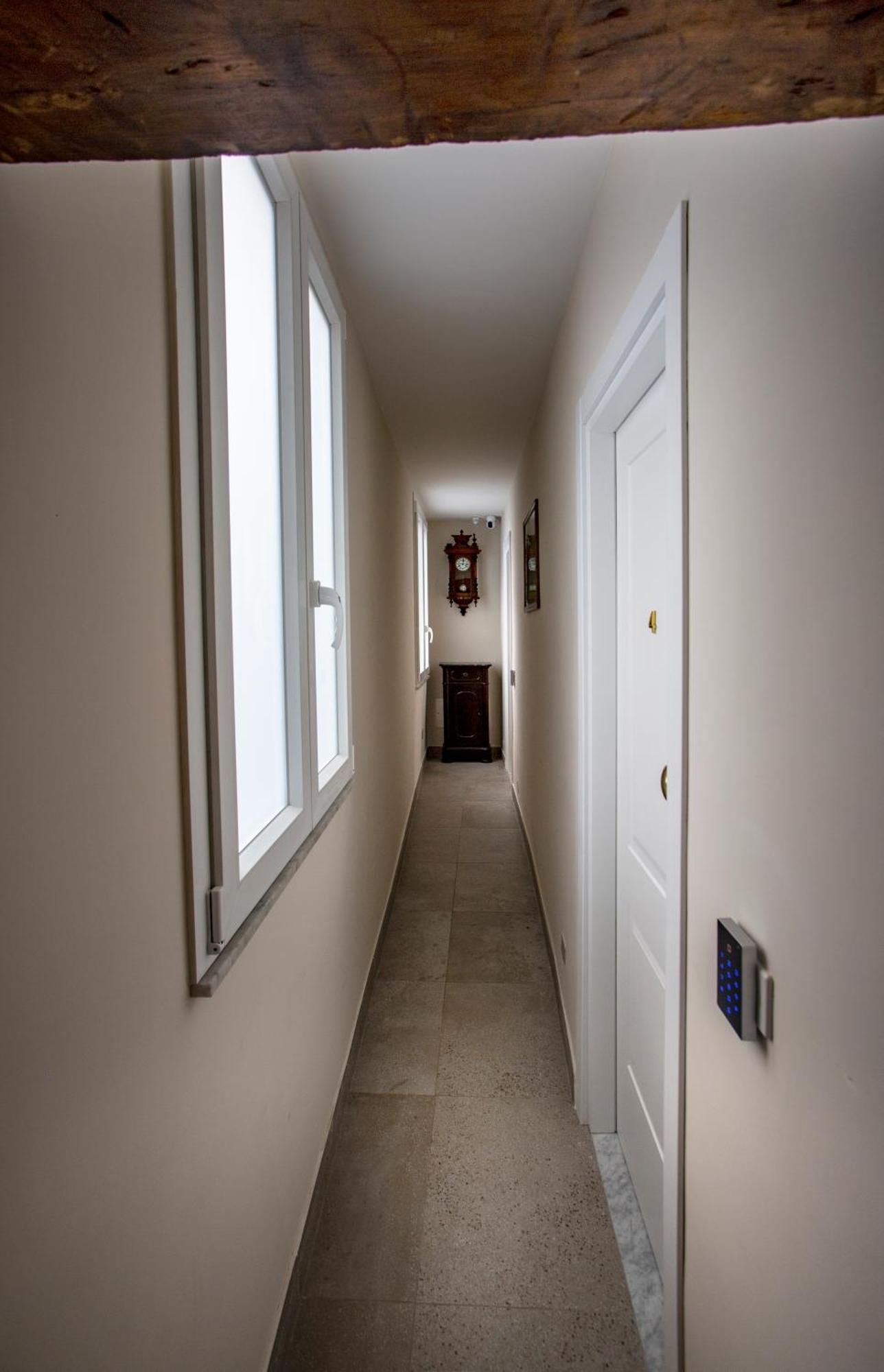 Xenia Neapolis Hotel Bagian luar foto