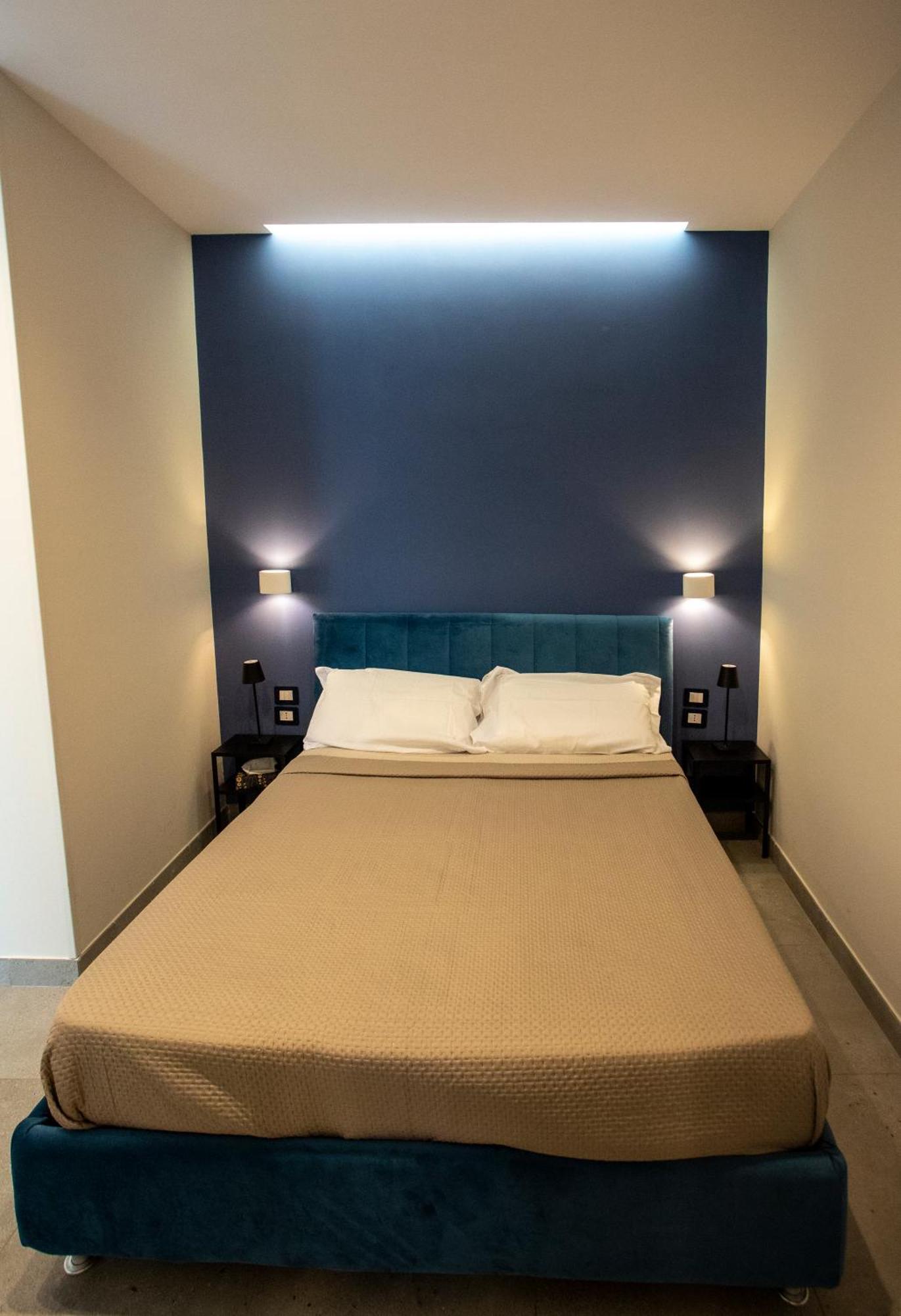 Xenia Neapolis Hotel Bagian luar foto