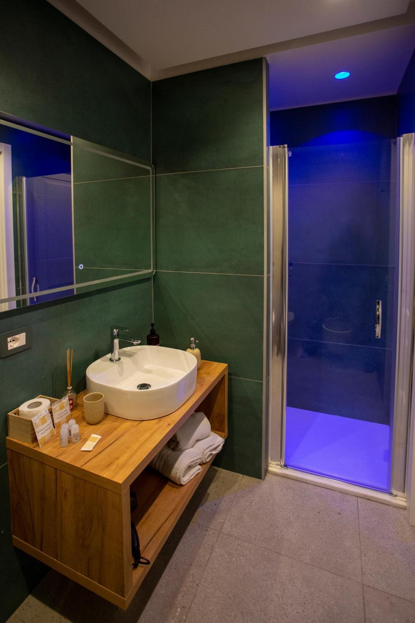 Xenia Neapolis Hotel Bagian luar foto