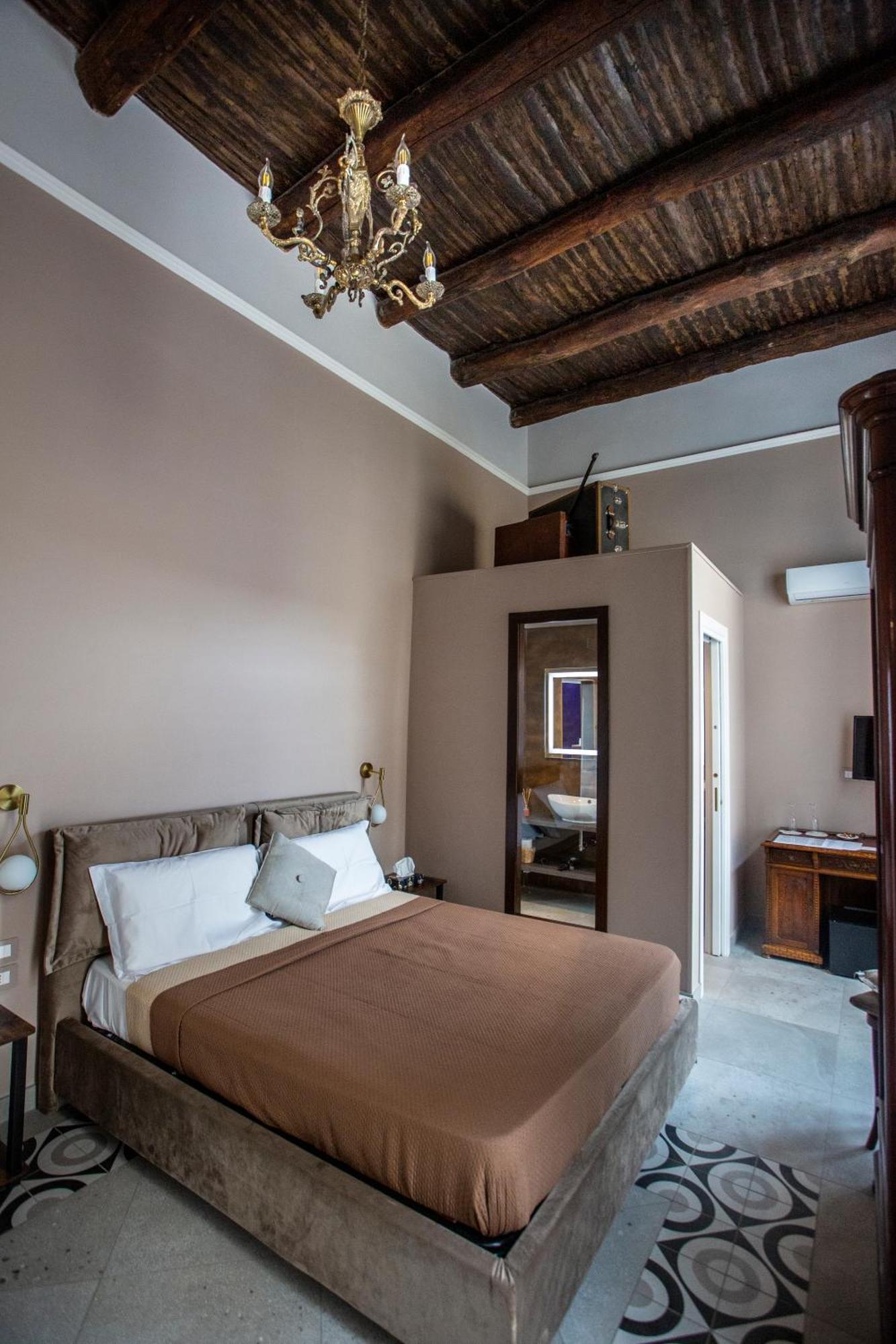 Xenia Neapolis Hotel Bagian luar foto